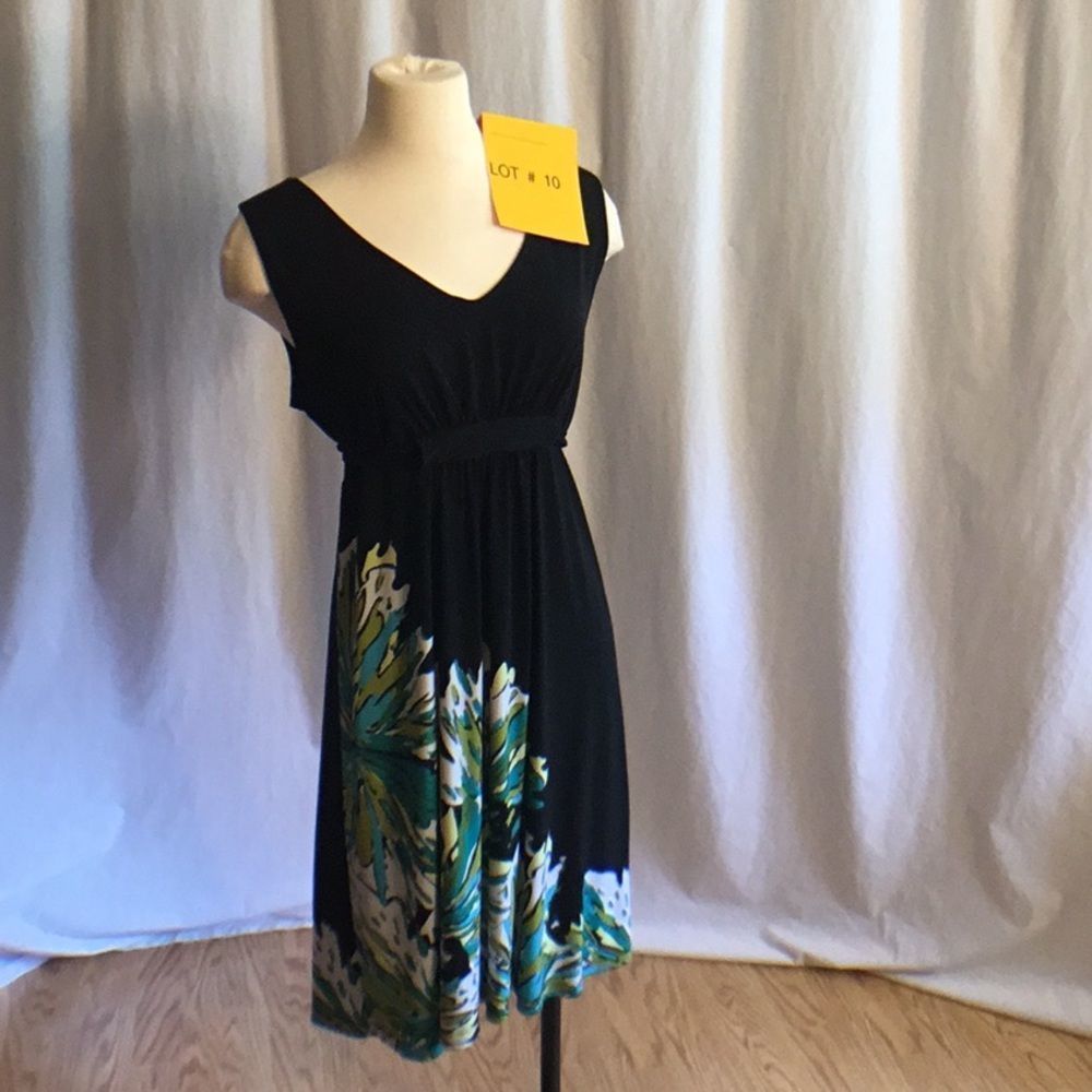 Sleeveless dress by APT. 9 in large multicolored